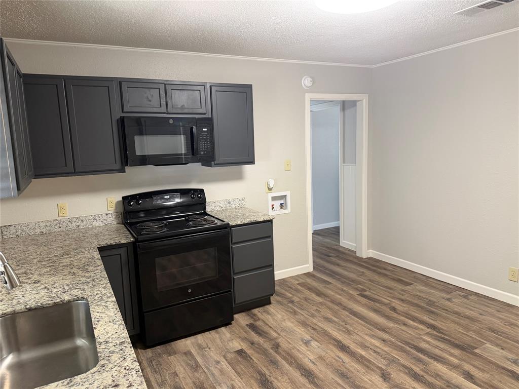 1009 Cedar Street Property Photo 3