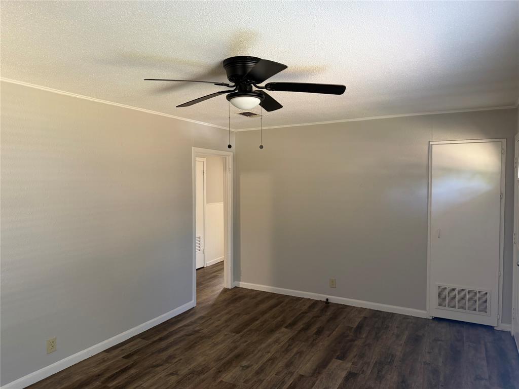 1009 Cedar Street Property Photo 4