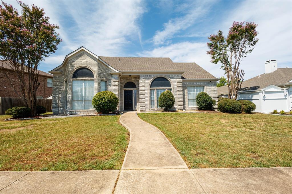 8101 Luna Drive Property Photo 1