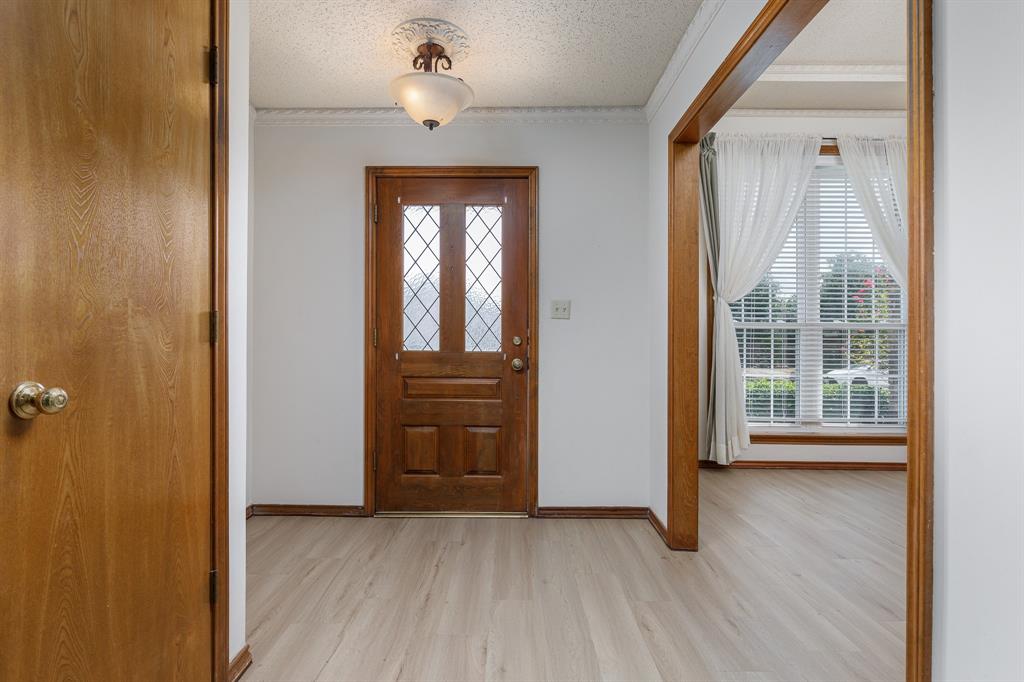 2526 Willowdale Drive Property Photo 5
