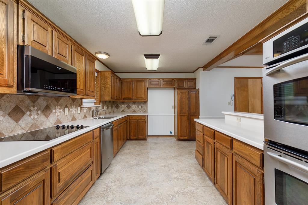 2526 Willowdale Drive Property Photo 12
