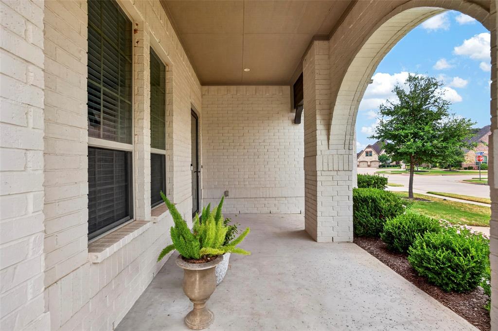 1320 Amsterdam Court Property Photo 3