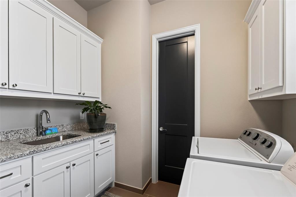 1320 Amsterdam Court Property Photo 19