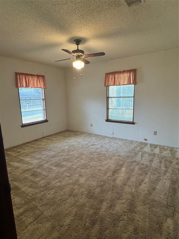 314 Hall Street Property Photo 9