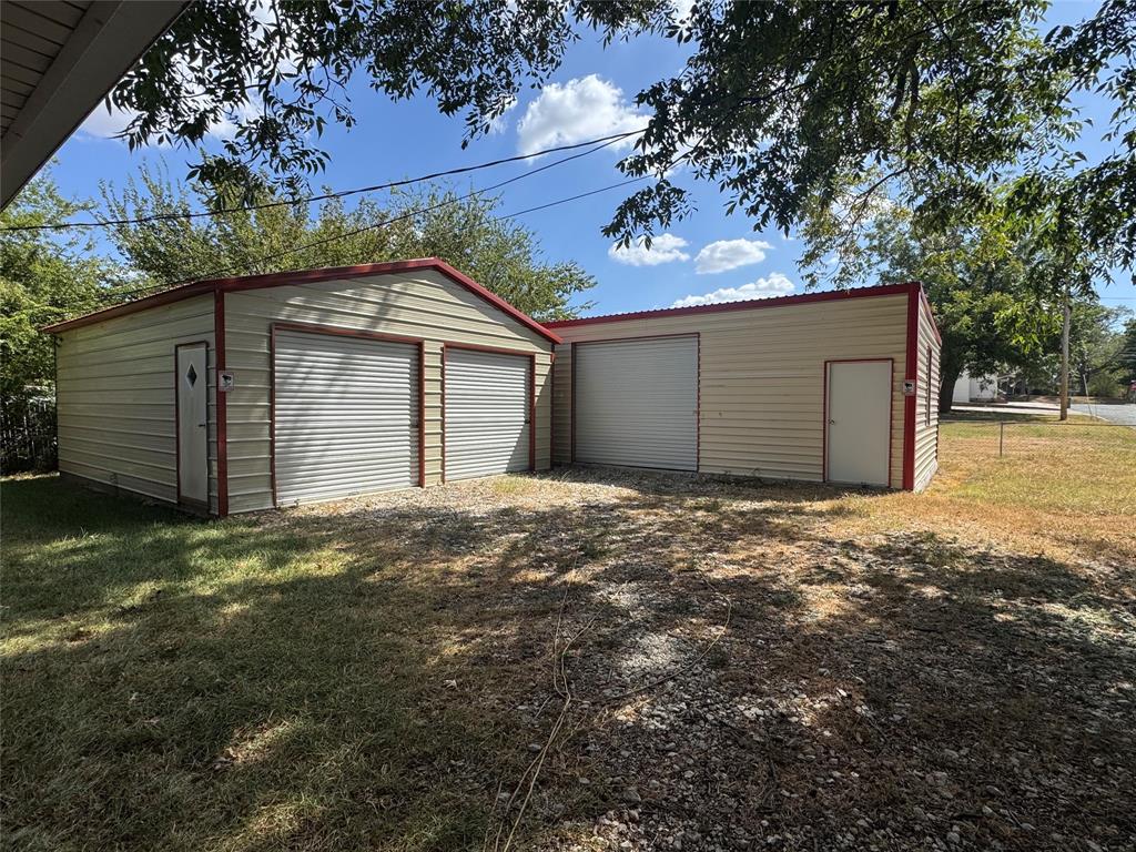314 Hall Street Property Photo 18