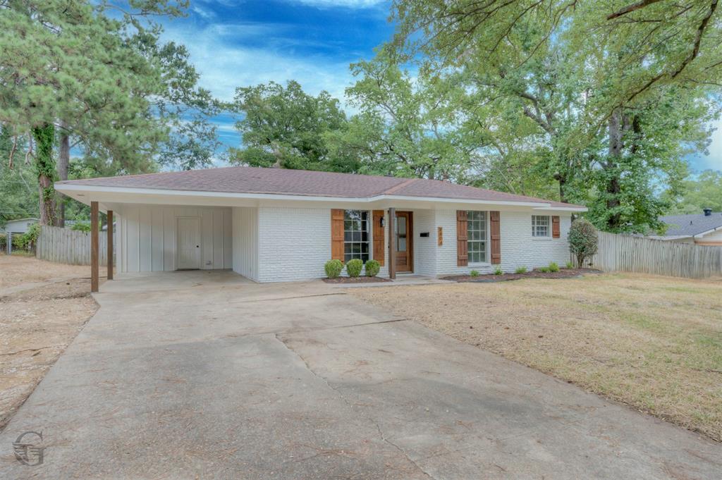 2804 Lynda Lane Property Photo 1