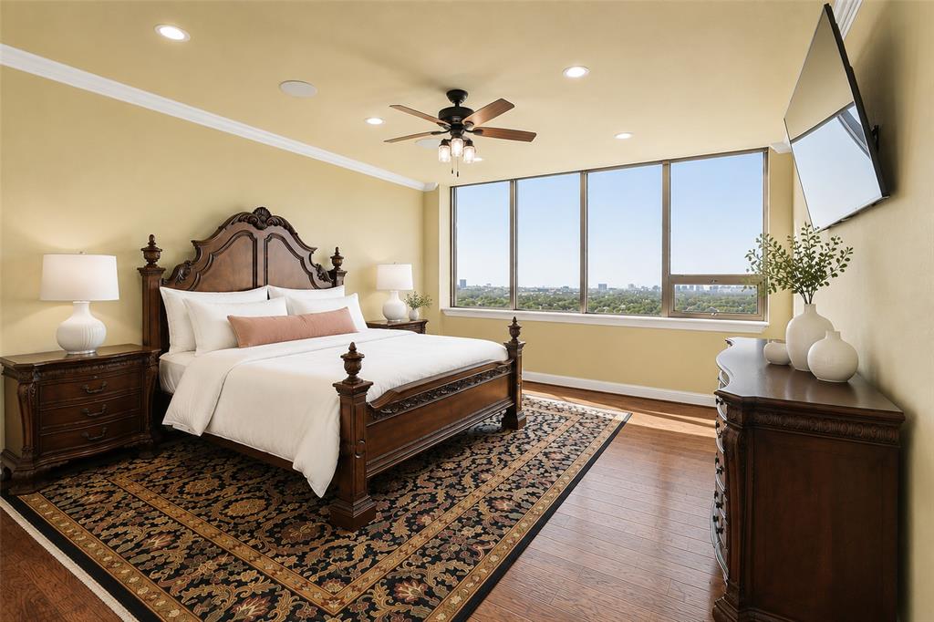 6335 W Northwest Highway 1514 Property Photo 5