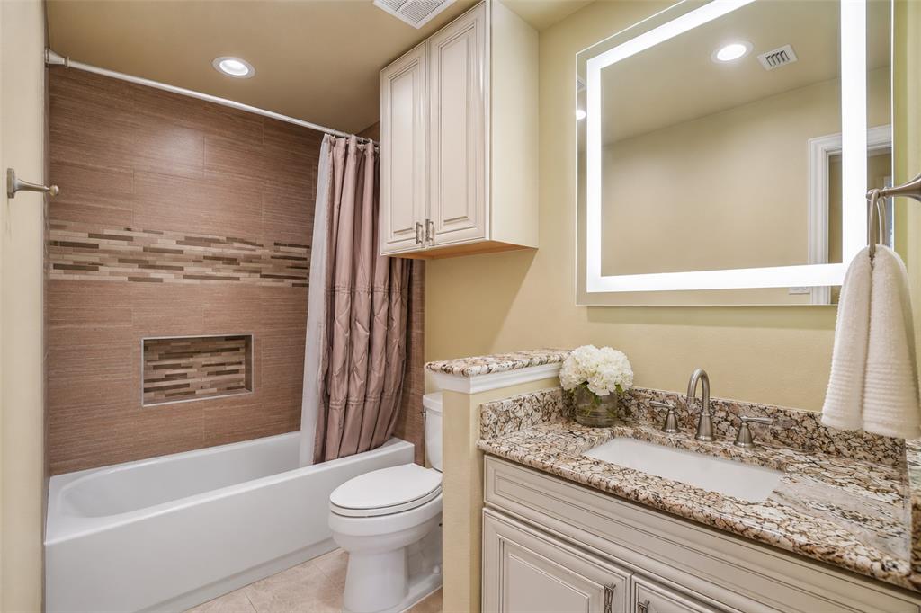 6335 W Northwest Highway 1514 Property Photo 10