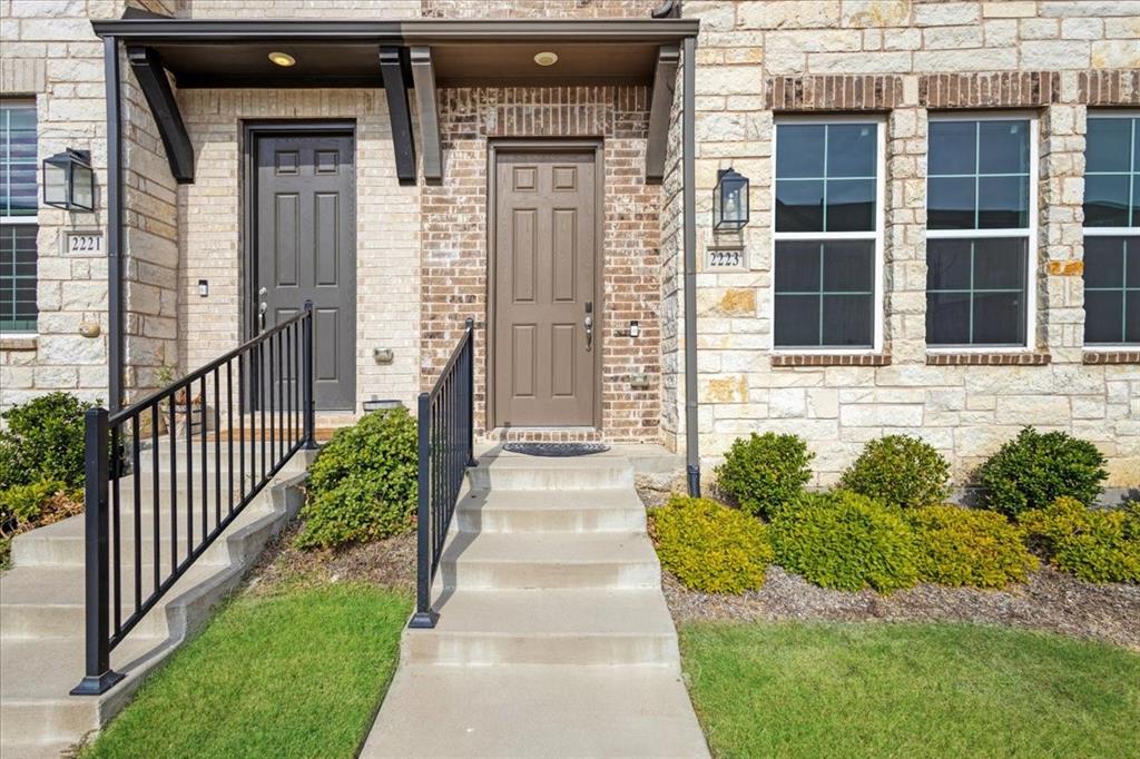 2223 Adena Springs Drive Property Photo 3