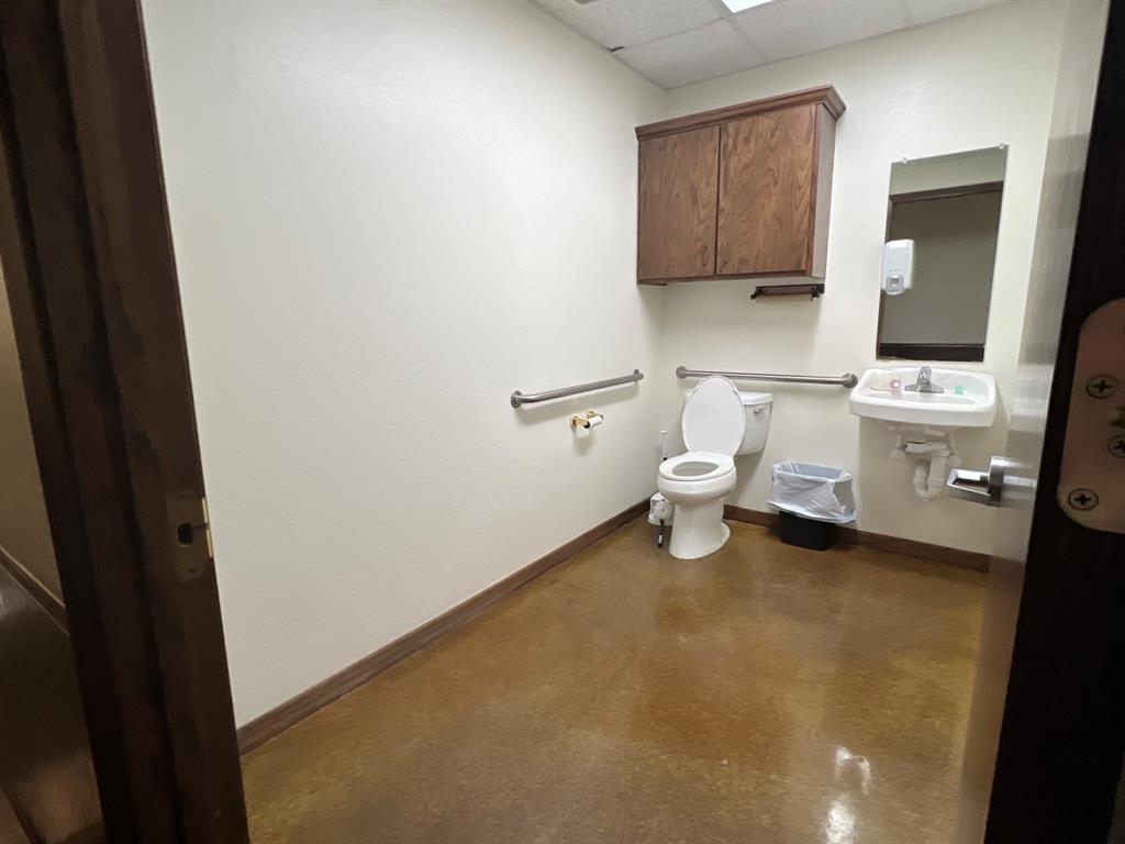4301 Danhil Drive Property Photo 18