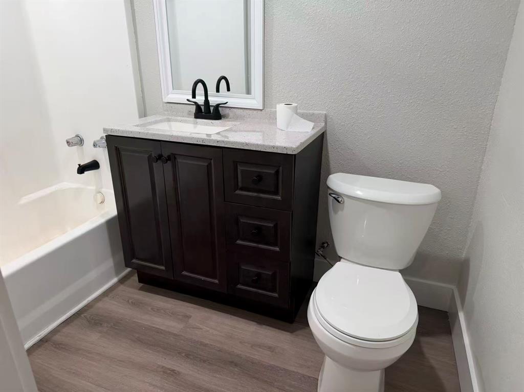 207 Austin Street B Property Photo 3