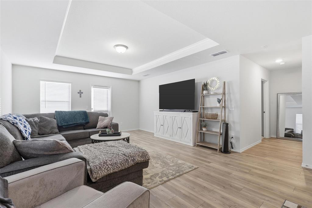 10101 Newtown Drive Property Photo 12