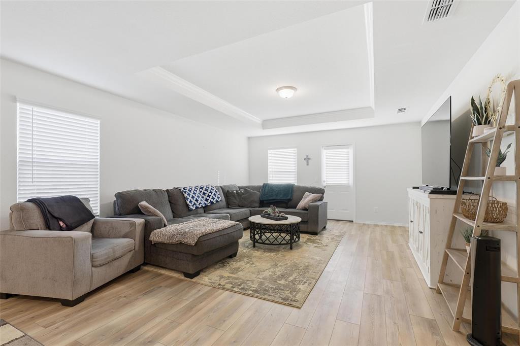10101 Newtown Drive Property Photo 13