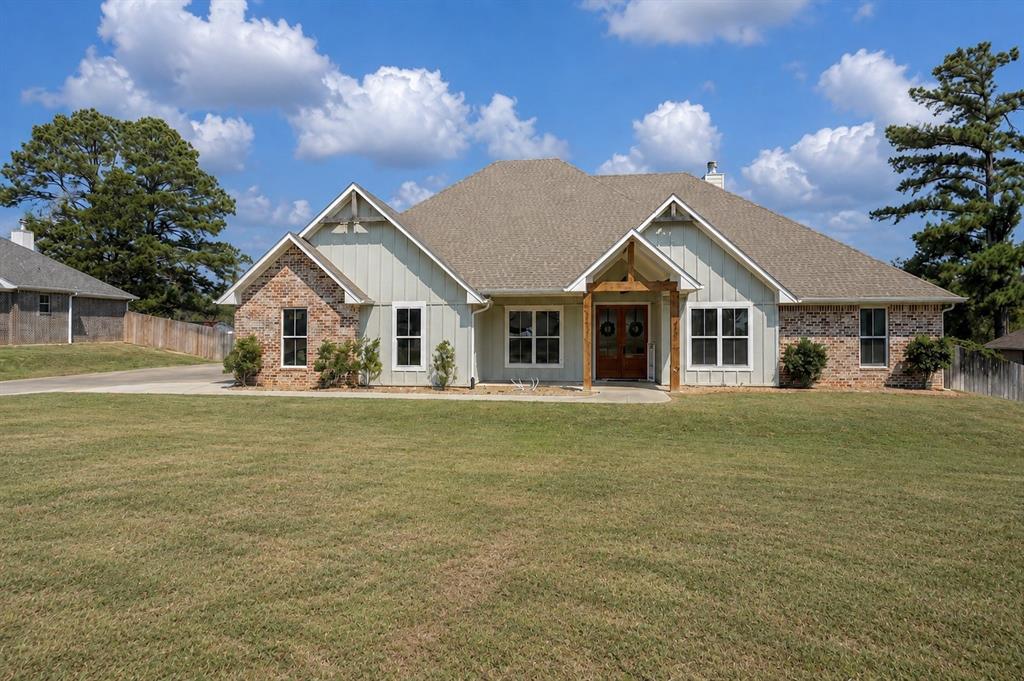 18347 Timber Oaks Drive Property Photo 1