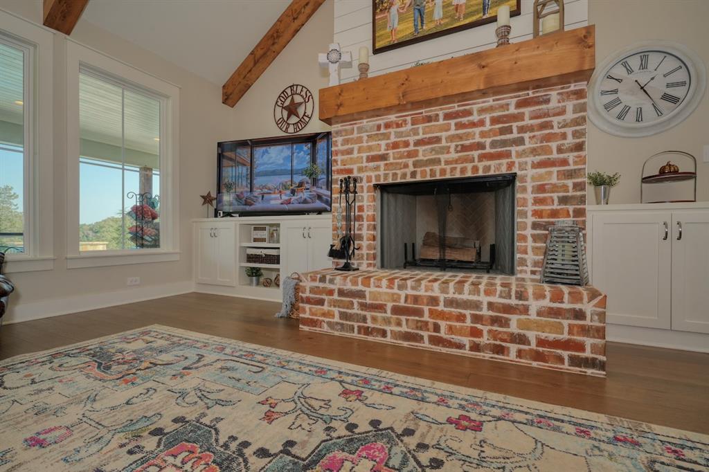 18347 Timber Oaks Drive Property Photo 7
