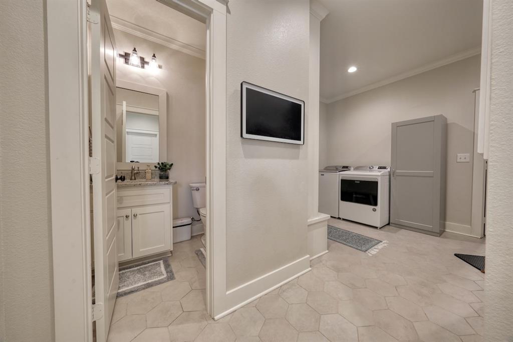18347 Timber Oaks Drive Property Photo 29