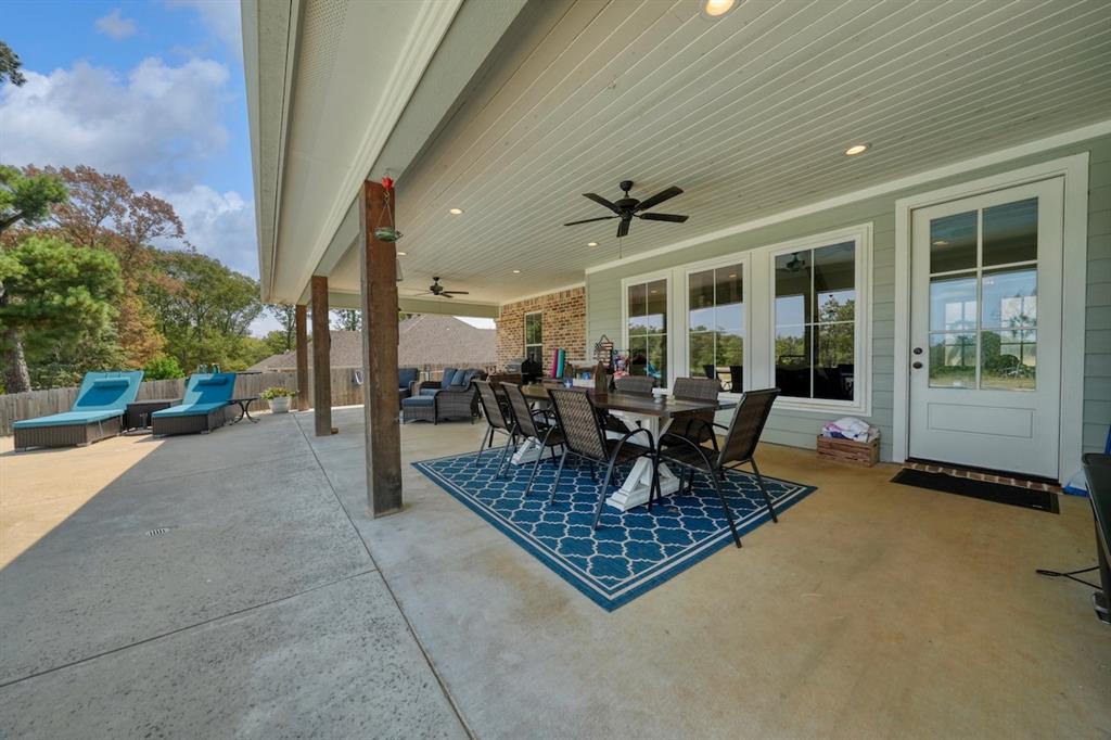 18347 Timber Oaks Drive Property Photo 35