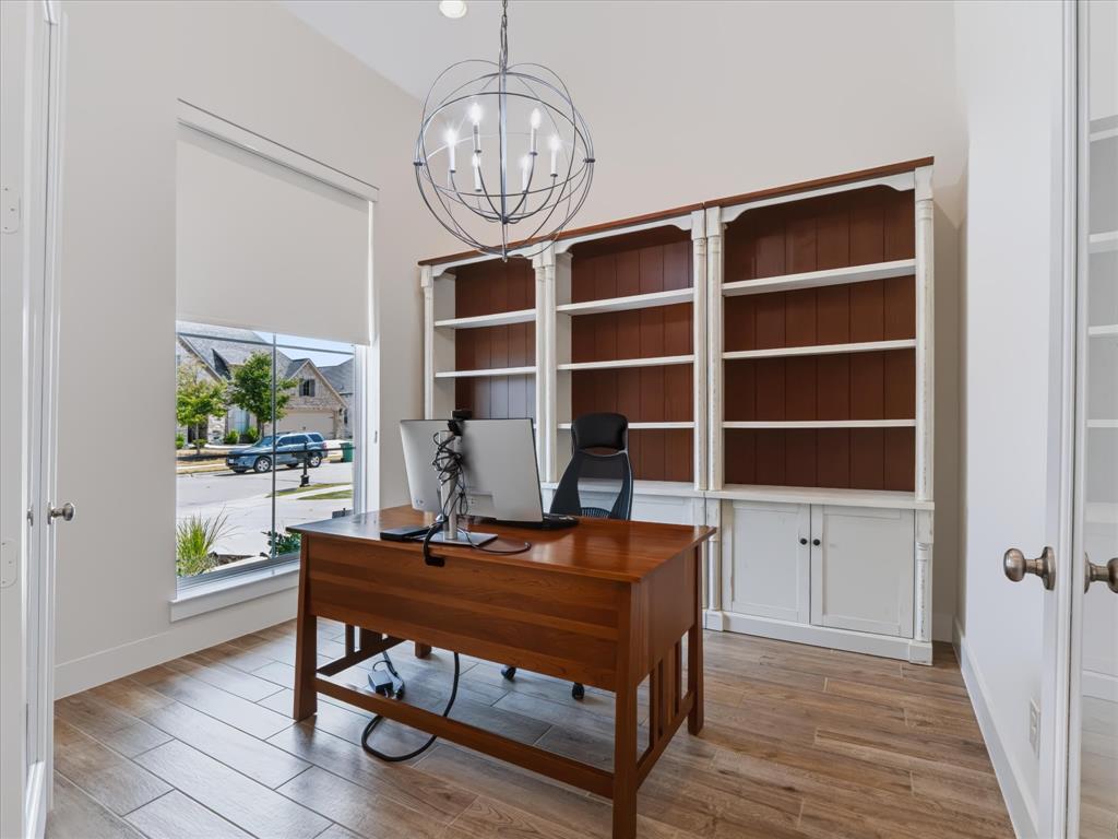 1115 Sandgate Drive Property Photo 4
