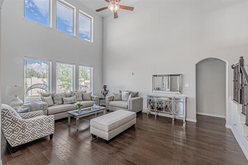11264 Geranium Drive Property Photo 8