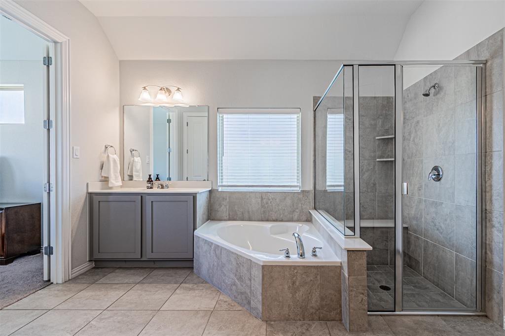 11264 Geranium Drive Property Photo 18