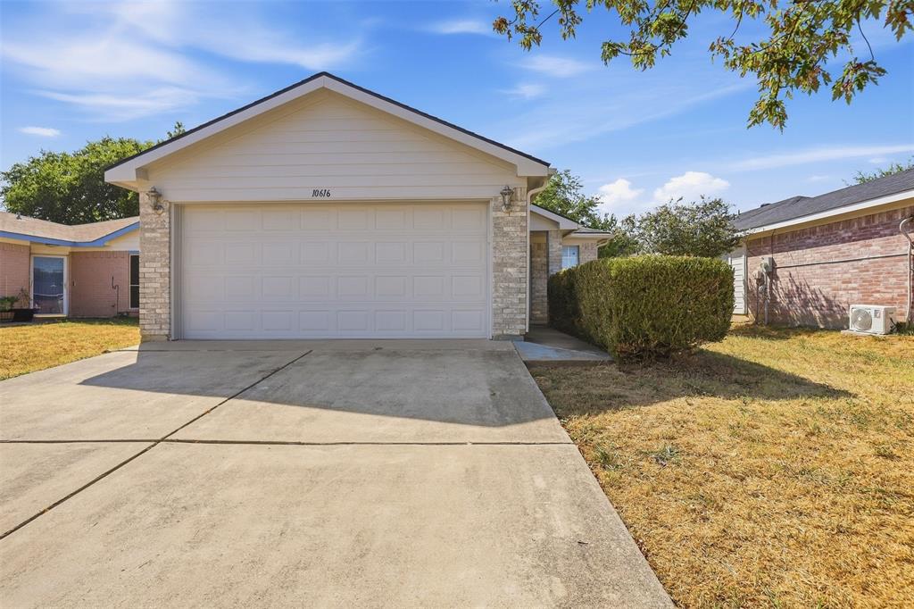 10616 Shadywood Drive Property Photo 1