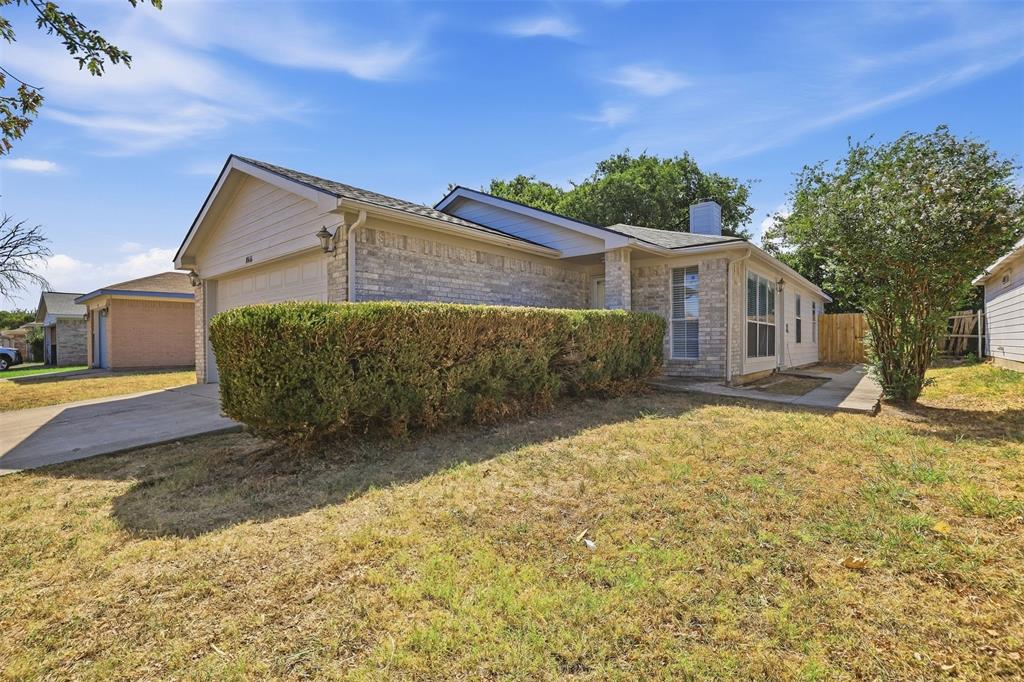 10616 Shadywood Drive Property Photo 3