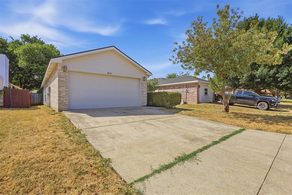 10616 Shadywood Drive Property Photo 4