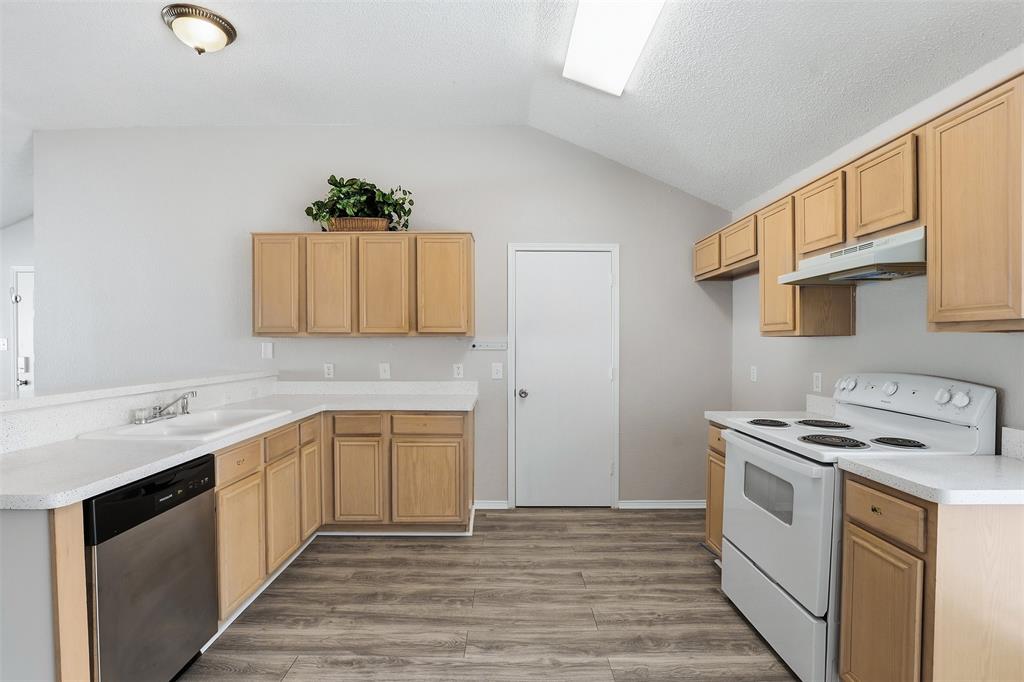 10616 Shadywood Drive Property Photo 15