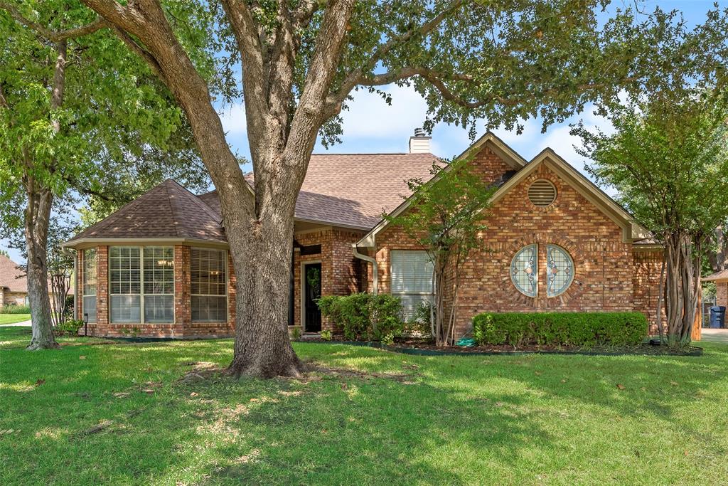 2421 E Windsor Drive Property Photo 4