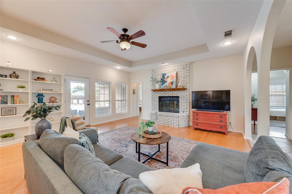 2421 E Windsor Drive Property Photo 6