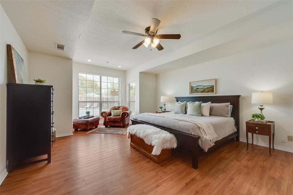 2421 E Windsor Drive Property Photo 12