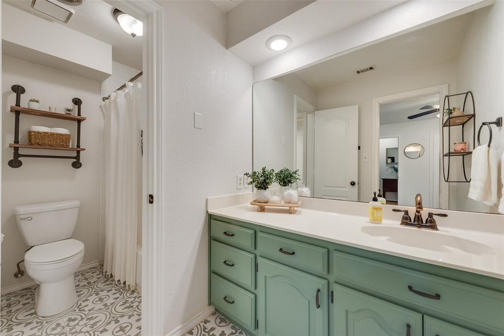 2421 E Windsor Drive Property Photo 18
