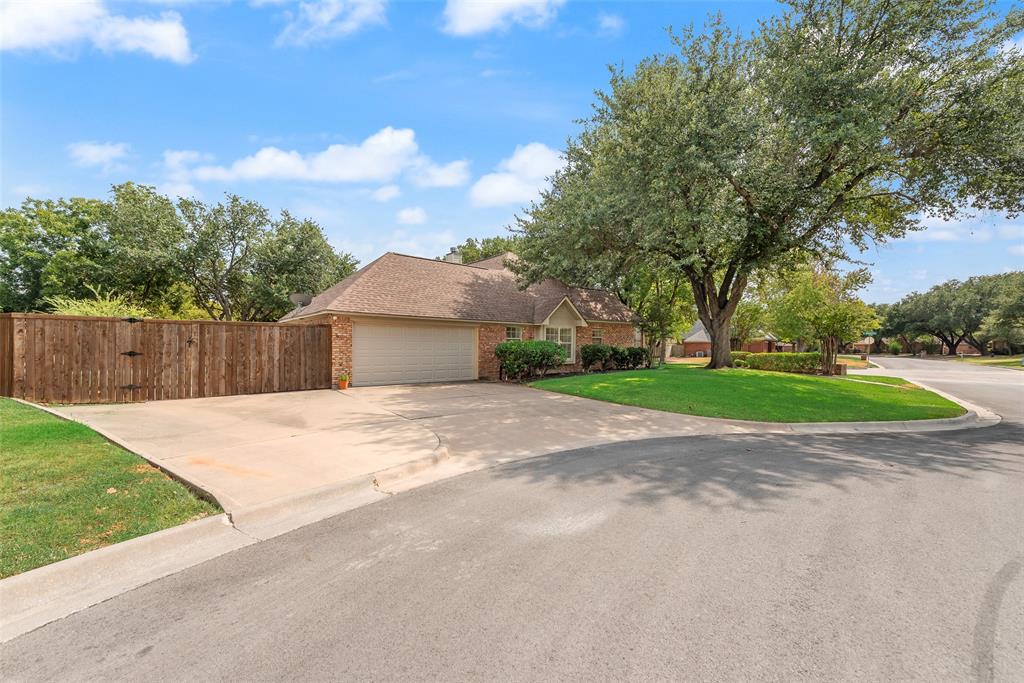 2421 E Windsor Drive Property Photo 25