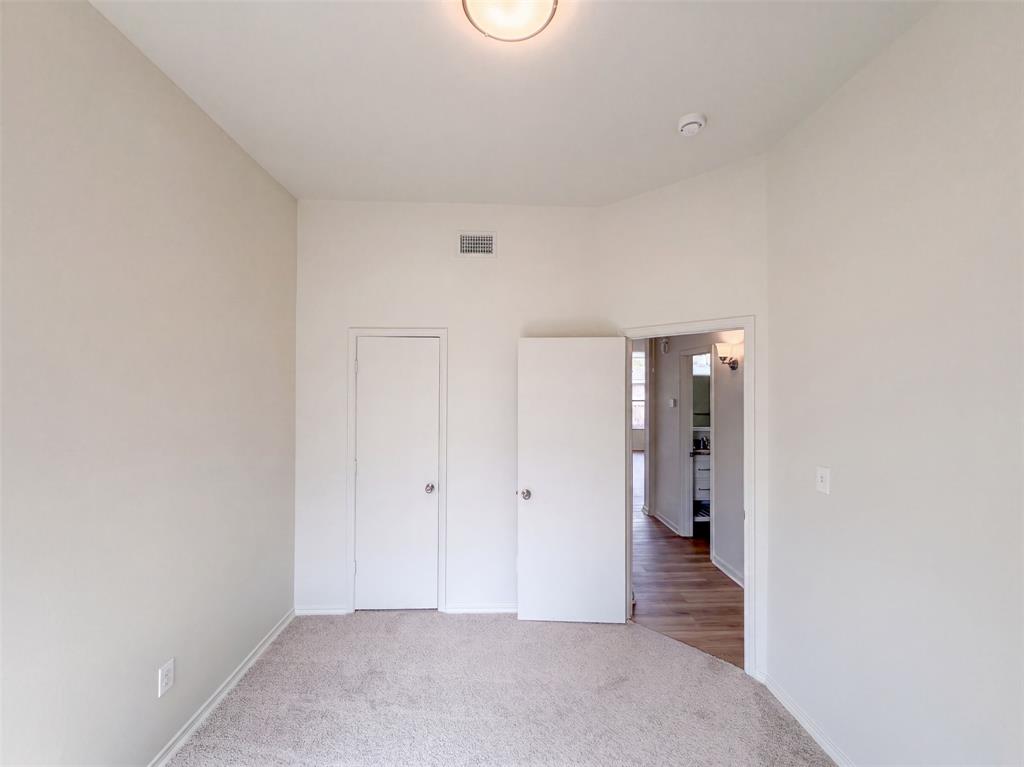 825 Dixon Lane Property Photo 14