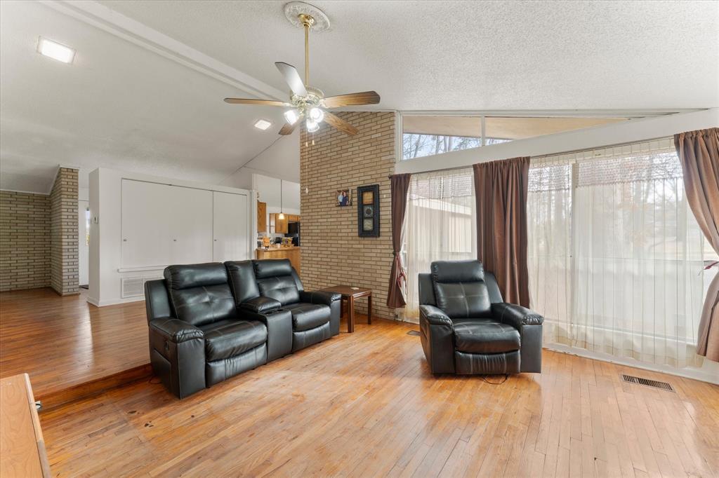 106 Lively Avenue Property Photo 7