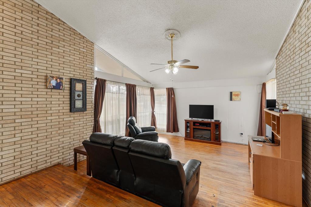 106 Lively Avenue Property Photo 8