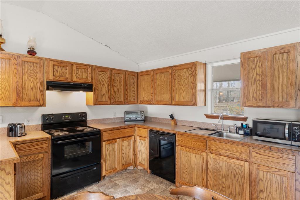 106 Lively Avenue Property Photo 11