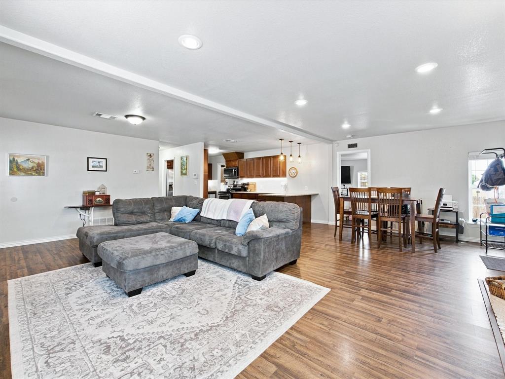 408 Inwood Road Property Photo 4