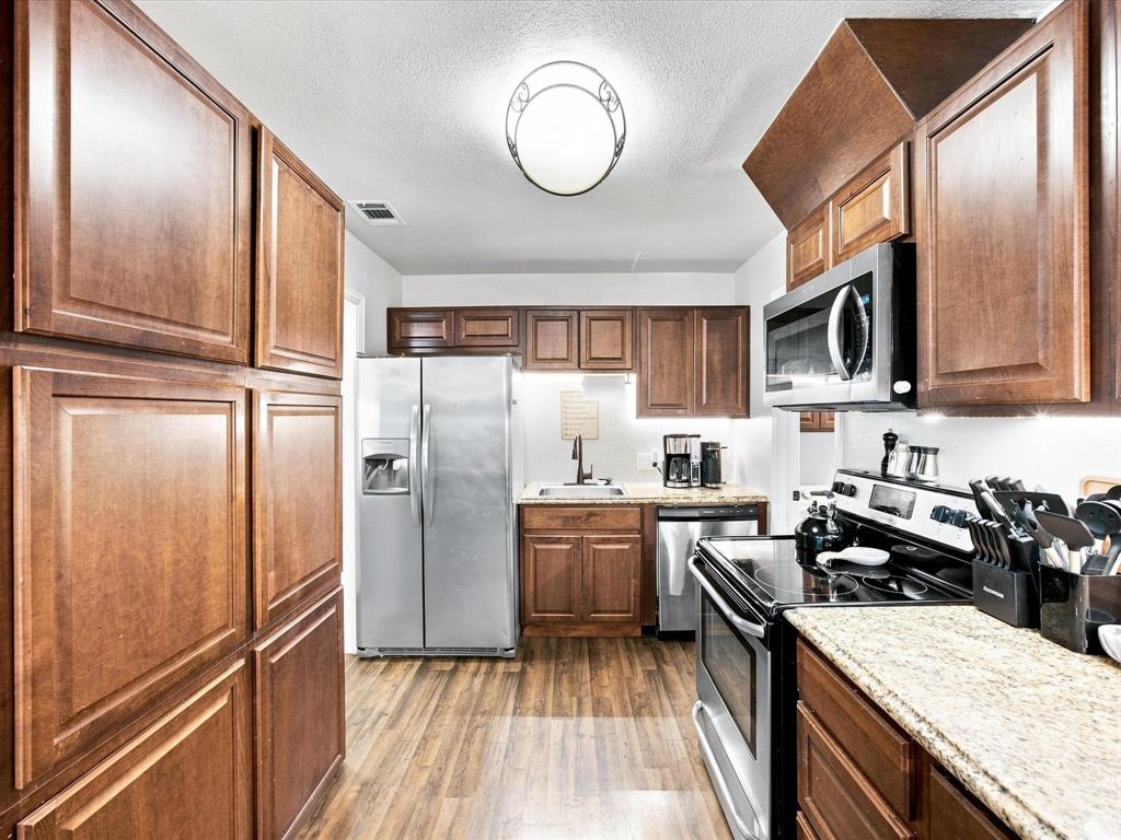 408 Inwood Road Property Photo 14