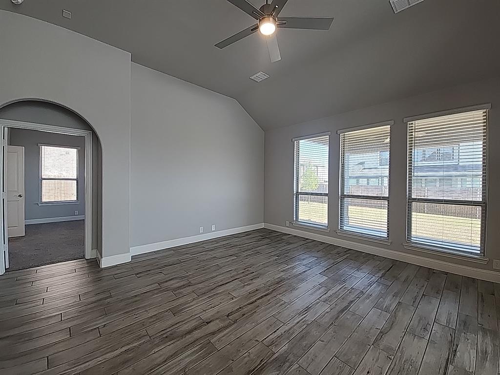 900 Superbloom Avenue Property Photo 6