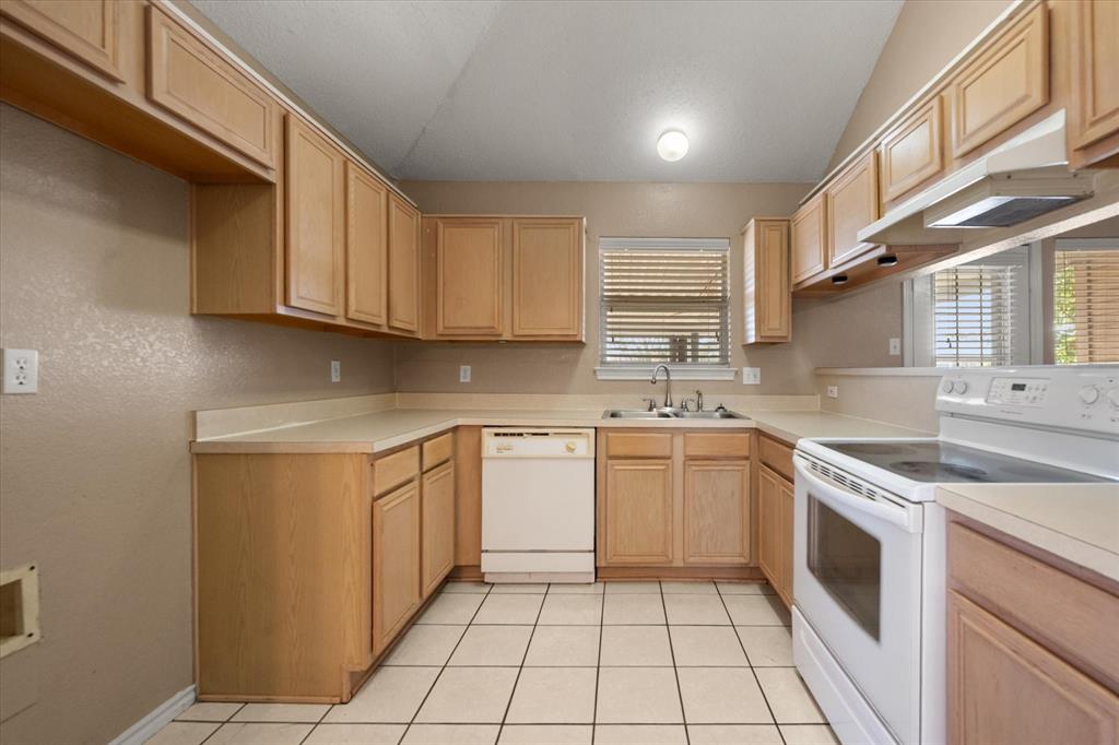 1212 Charles Drive Property Photo 9