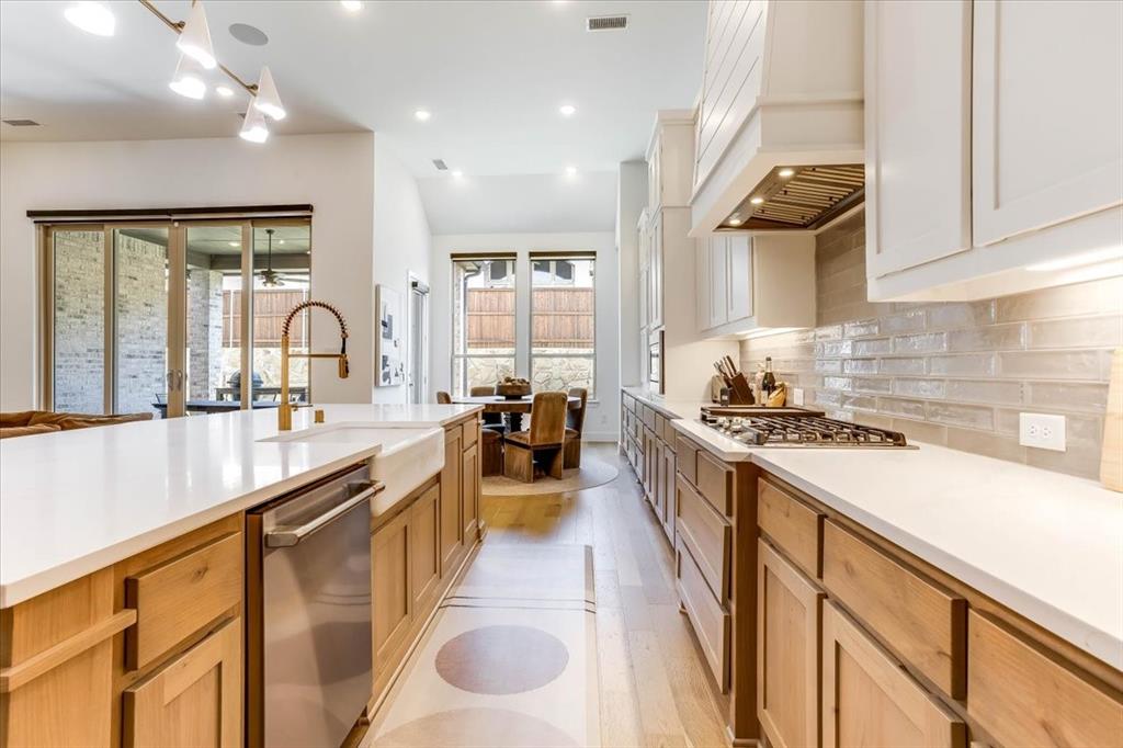 4112 Buffalo Clover Drive Property Photo 8