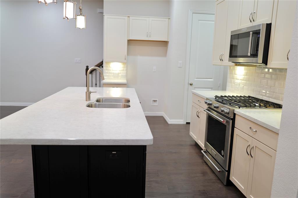 17728 Coralberry Drive Property Photo 8