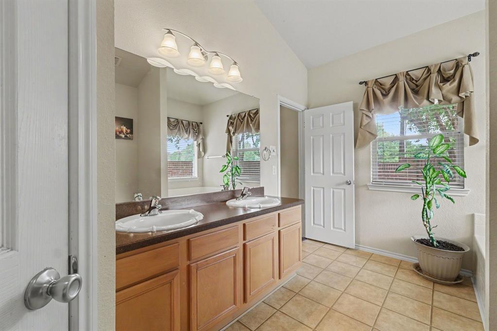 5896 Vista Heights Lane Property Photo 12