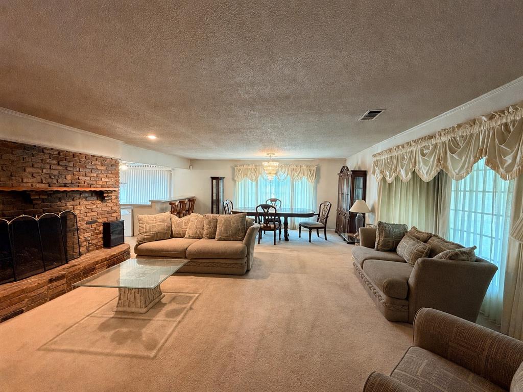 921 Medalist Drive Property Photo 3
