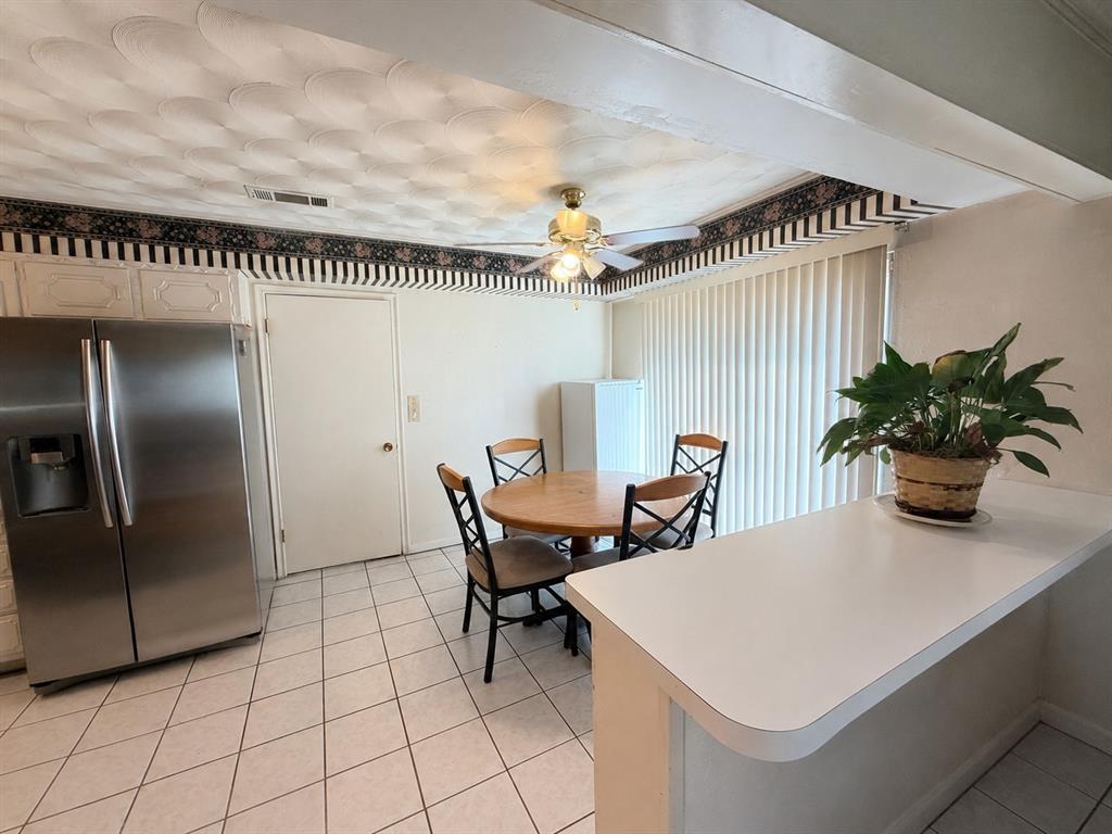 921 Medalist Drive Property Photo 5