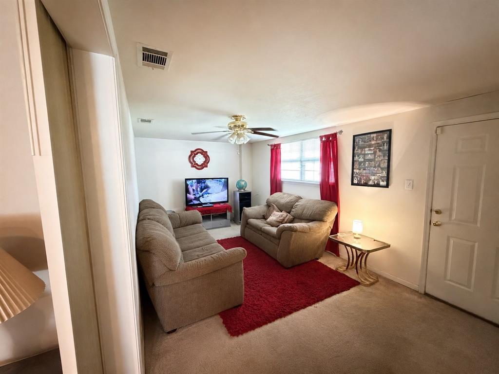 921 Medalist Drive Property Photo 6