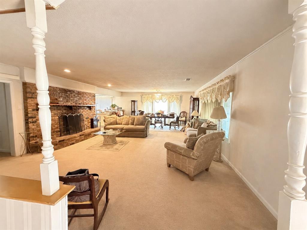 921 Medalist Drive Property Photo 7