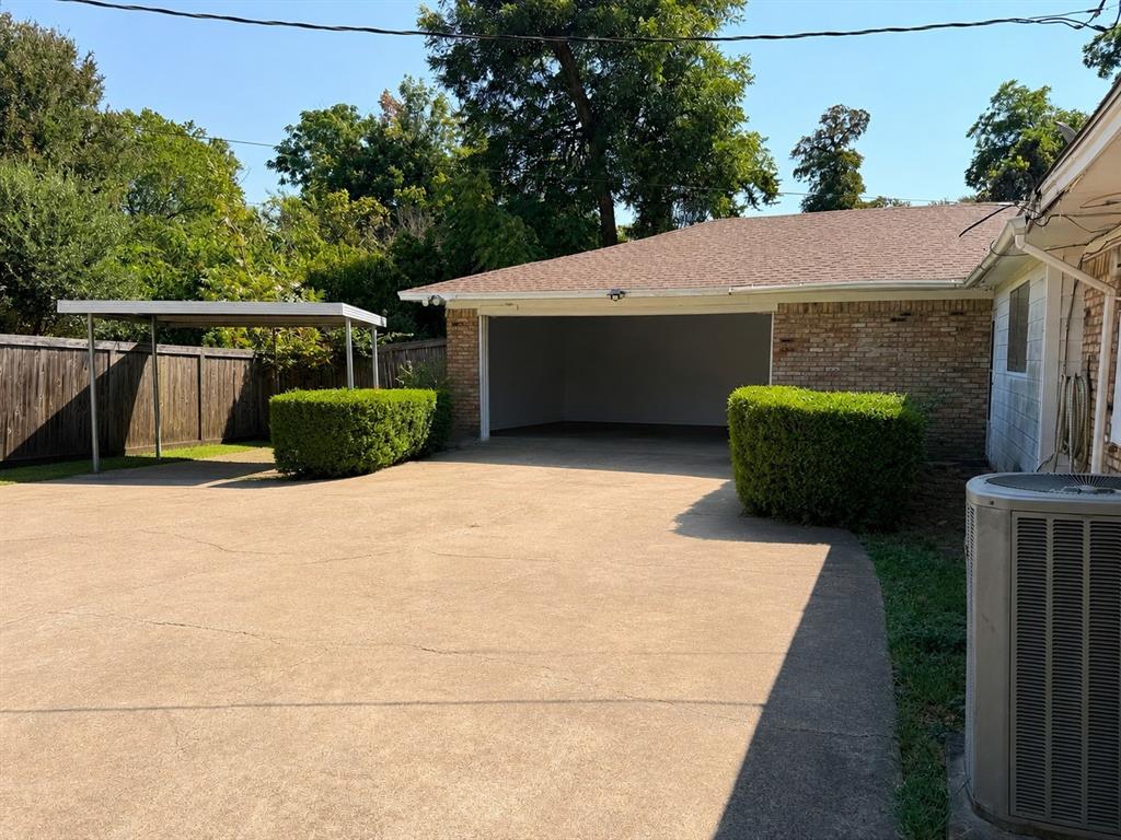 921 Medalist Drive Property Photo 11