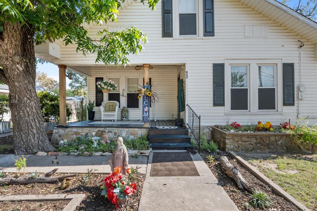 435 Elm Street Property Photo 1